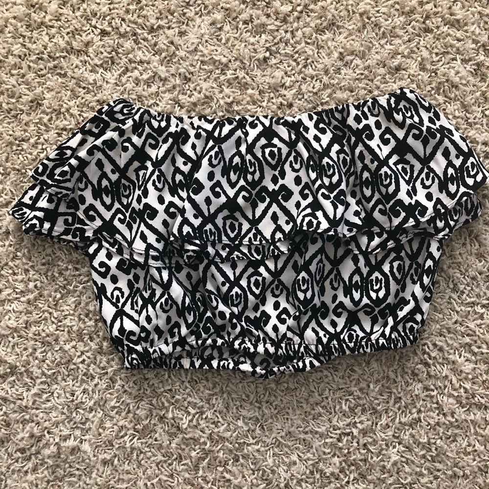 Women’s preowned forever 21 cropped tube top